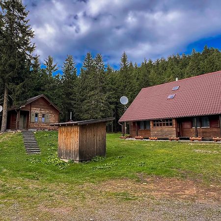 Natura Haziko Villa Izvoare  Buitenkant foto